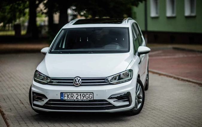 Volkswagen Touran cena 103900 przebieg: 135406, rok produkcji 2017 z Kostrzyn nad Odrą małe 562